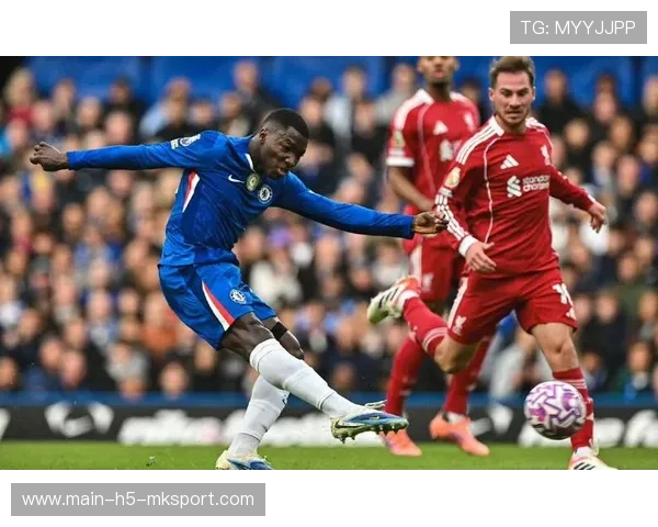 曼联门将零封对手，防守端回稳，曼联各年代的门将